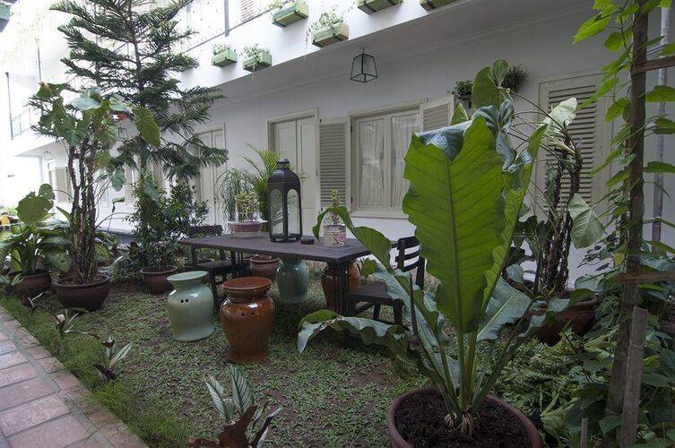 Brown Feather By Newwman Hotels