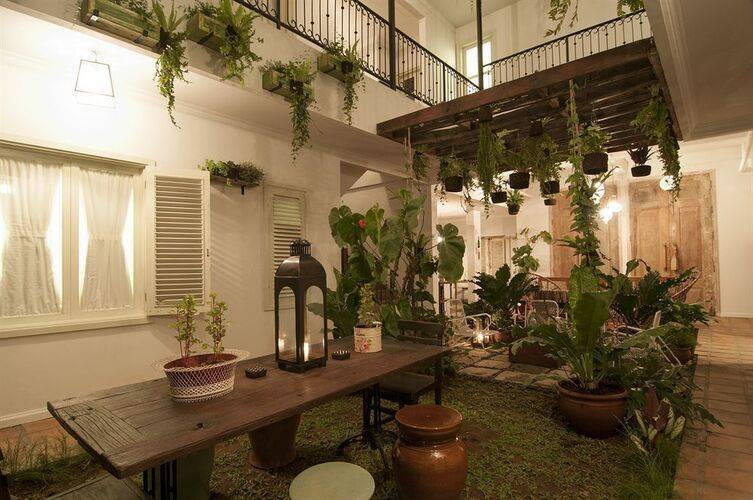 Brown Feather By Newwman Hotels