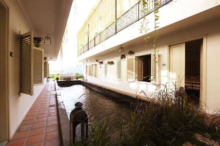 Brown Feather By Newwman Hotels