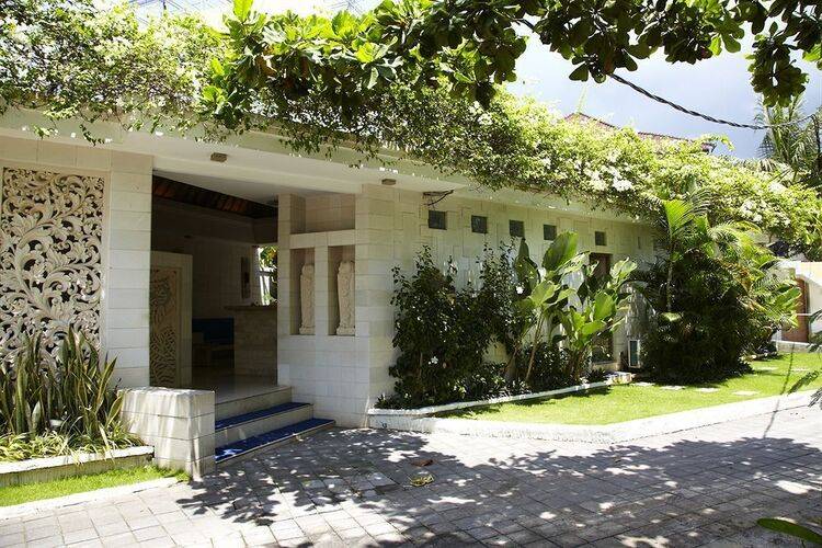 Artemis Villa And Hotel