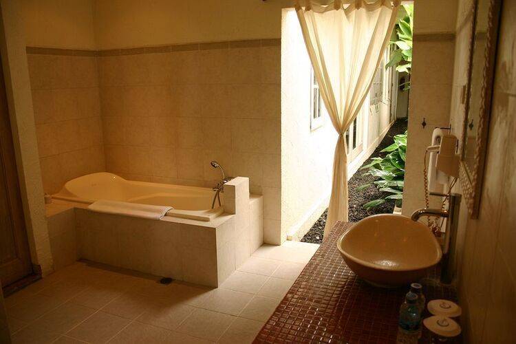 Artemis Villa And Hotel