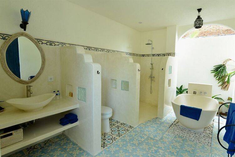 Artemis Villa And Hotel