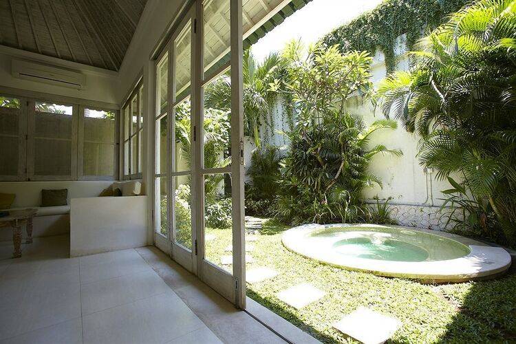 Artemis Villa And Hotel