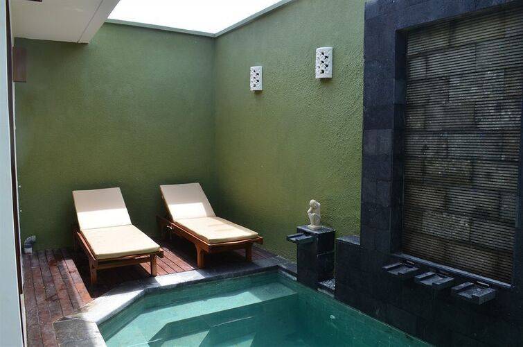 The Jas Villas