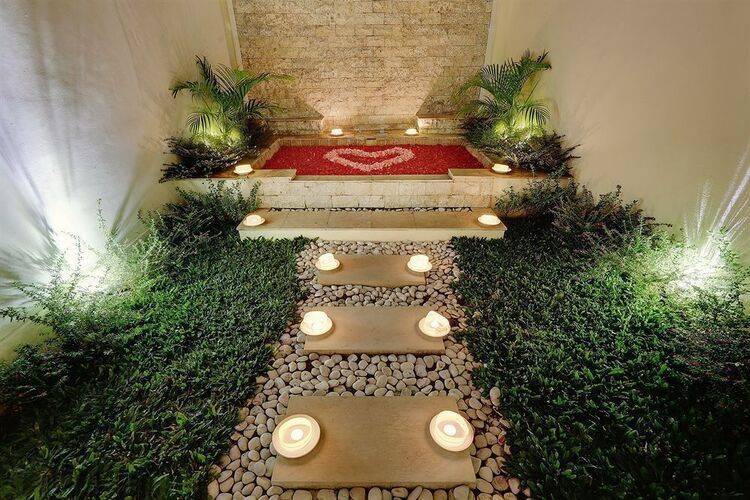 Nipuri Resort & Restaurant