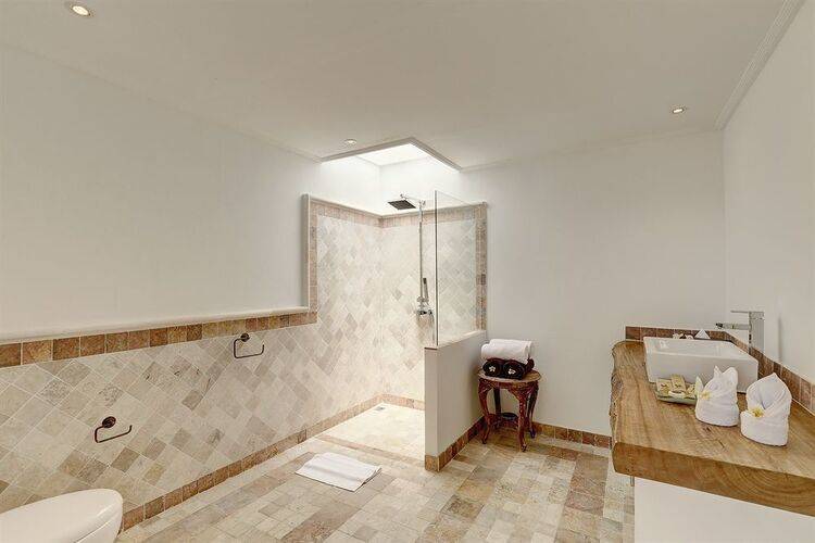 Nipuri Resort & Restaurant