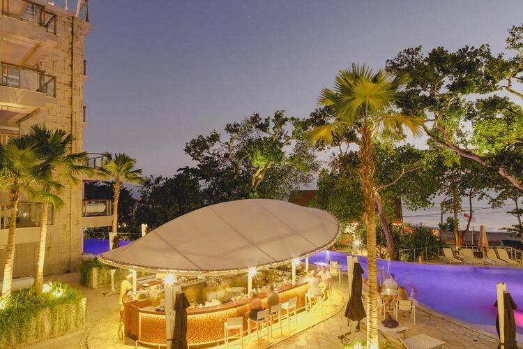 Double-Six Luxury Hotel
