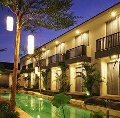 $item['hotel']['name']