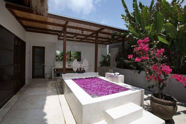 Nyaman Villas