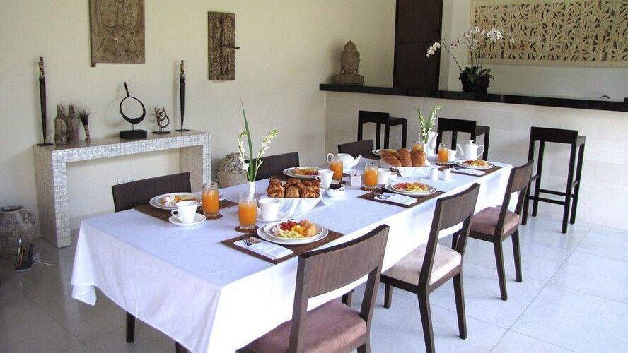 Nyaman Villas