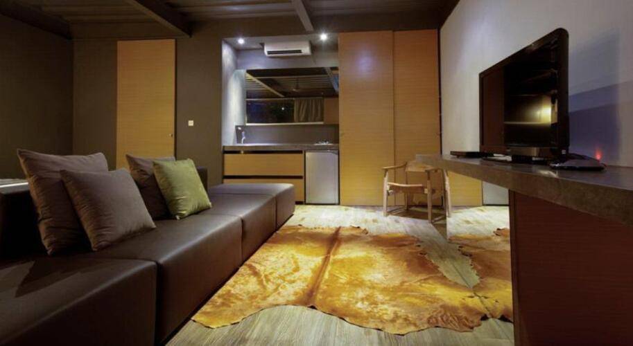 Clio Apartment