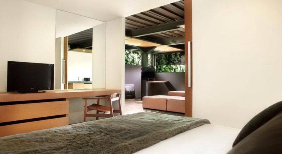 Clio Apartment