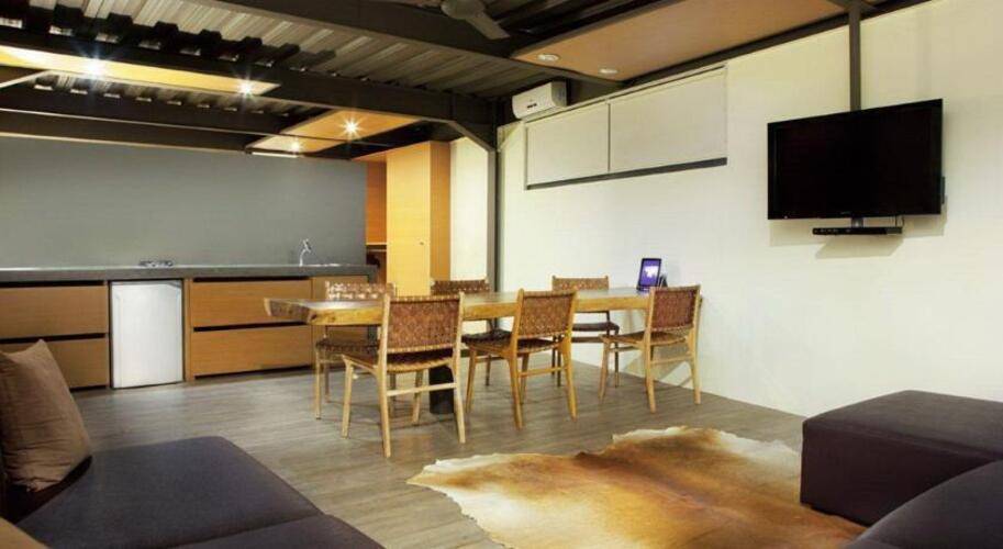 Clio Apartment