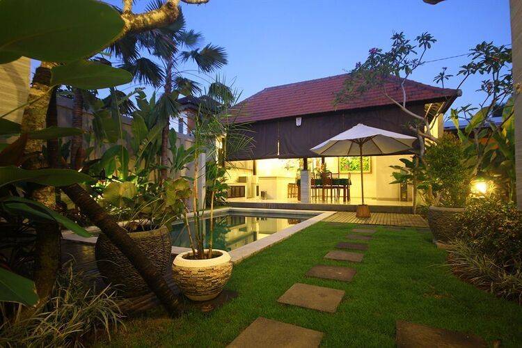 Kubal Villa And Living Seminyak