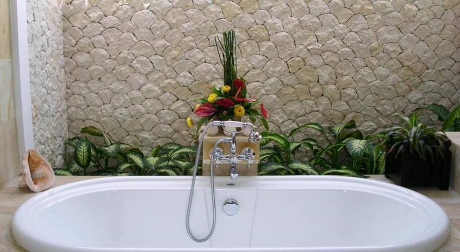 Heliconia Villa