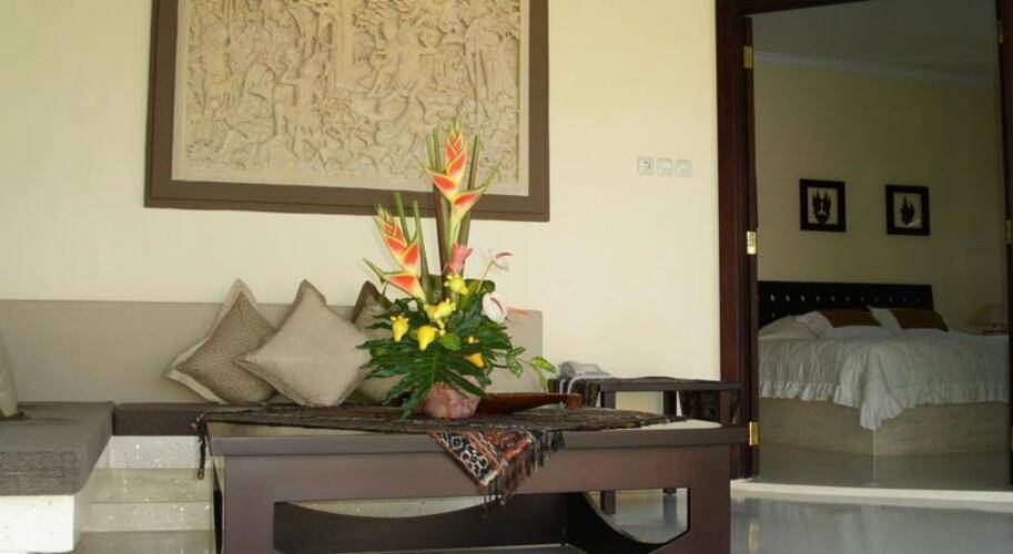 Heliconia Villa