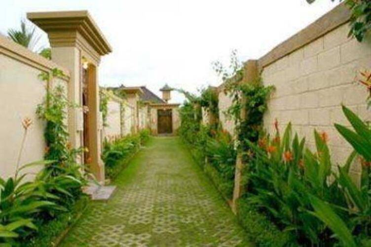 Heliconia Villa