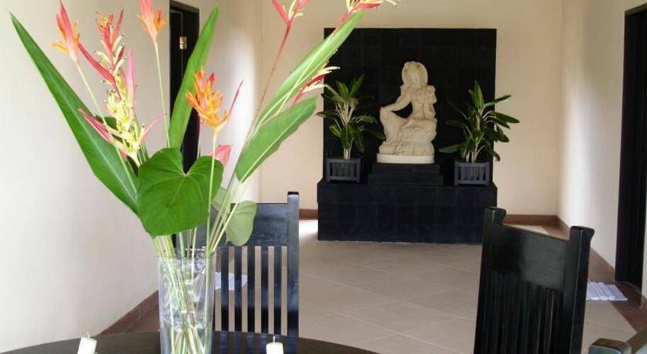 Heliconia Villa