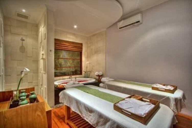 The Wolas Villas