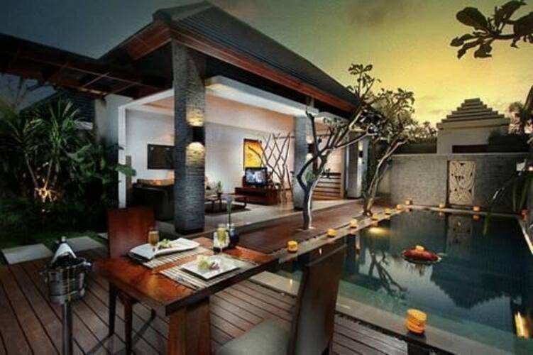 The Wolas Villas