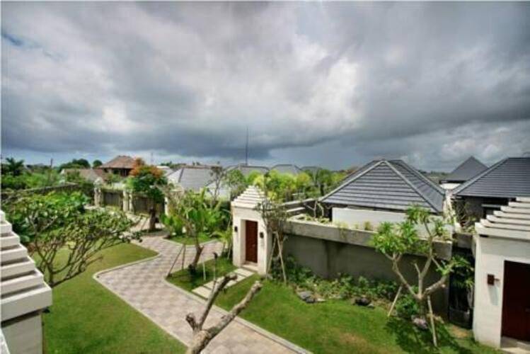 The Wolas Villas