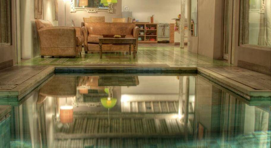 Villa West