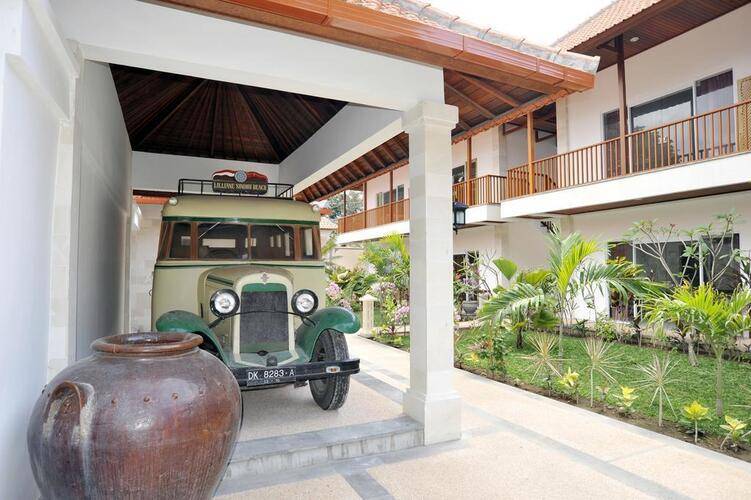 Aquarius Beach Hotel