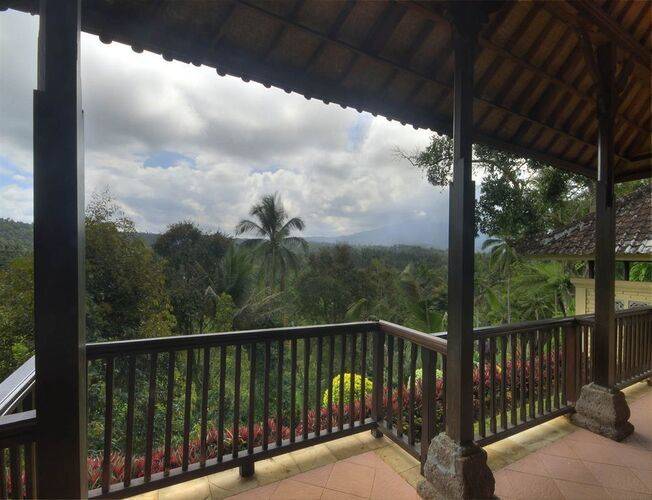 Cempaka Belimbing Villas