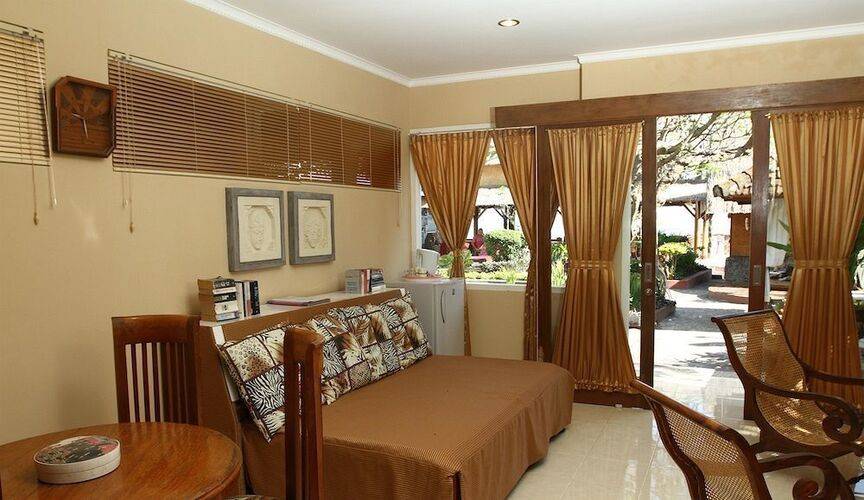 Villa Agung Beach Inn