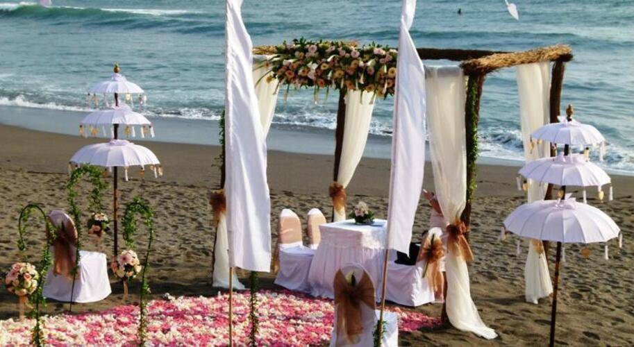 Legong Keraton Beach Hotel