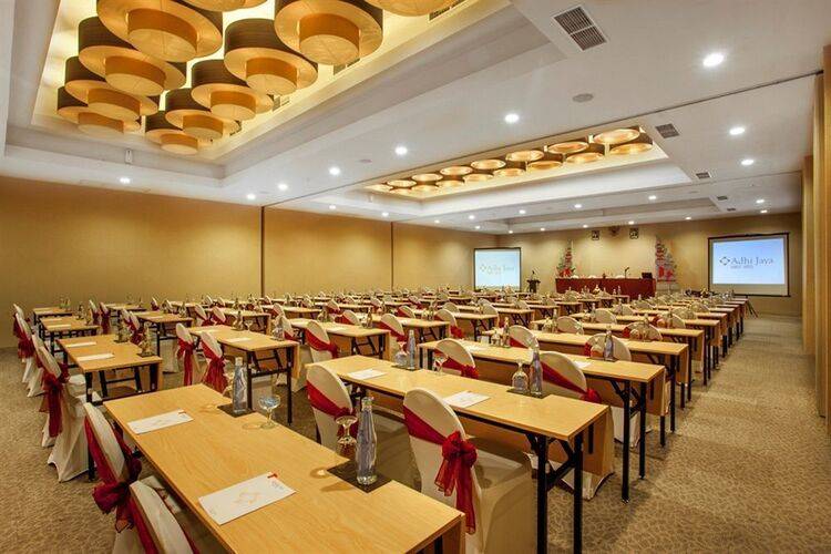 Adhi Jaya Sunset Hotel