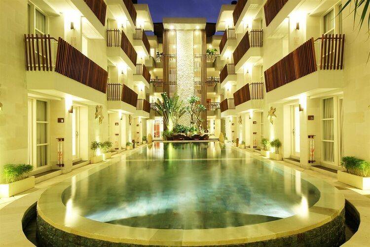 Adhi Jaya Sunset Hotel