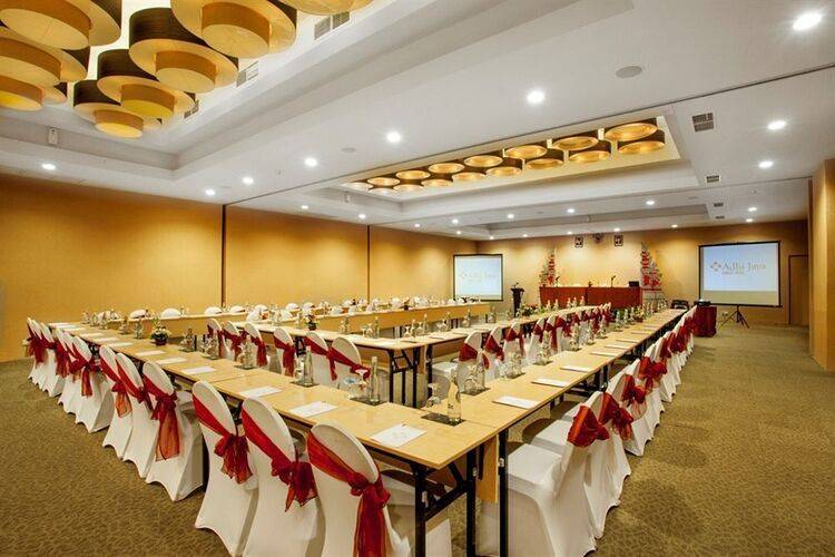 Adhi Jaya Sunset Hotel