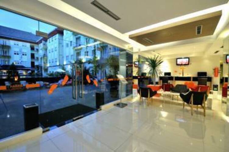 Harris Hotel & Residences Riverview Kuta