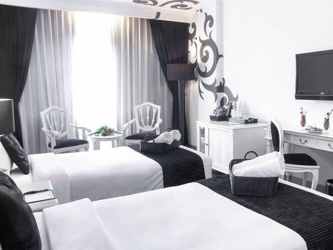 J Boutique Hotel