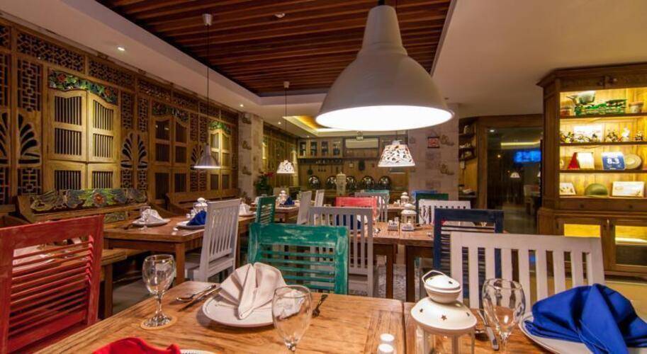 Rhadana Hotel