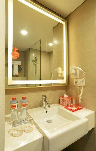 Harris Hotel Kuta Galleria