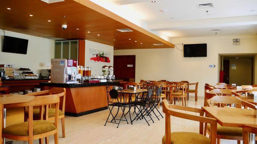 Zia Bali Hotel (Ex. Holiday Inn Express Bali Kuta Square)