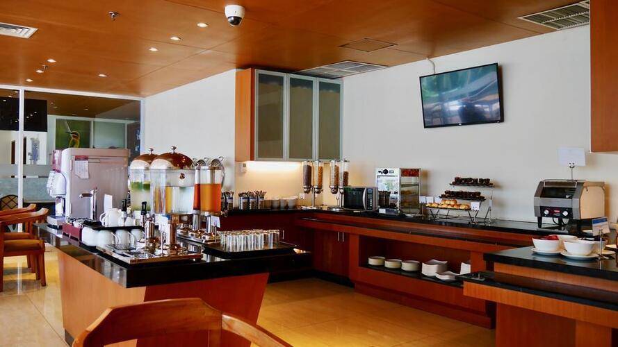 Zia Bali Hotel (Ex. Holiday Inn Express Bali Kuta Square)