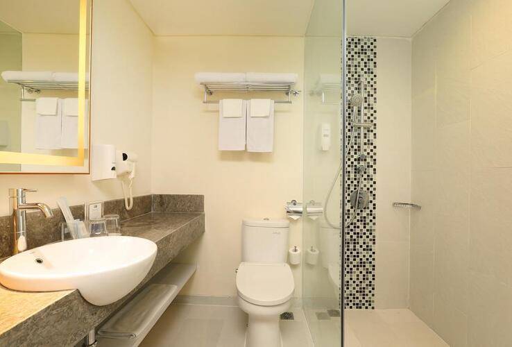 Zia Bali Hotel (Ex. Holiday Inn Express Bali Kuta Square)