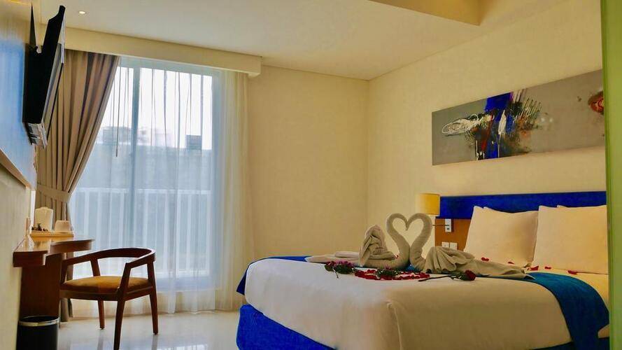 Zia Bali Hotel (Ex. Holiday Inn Express Bali Kuta Square)