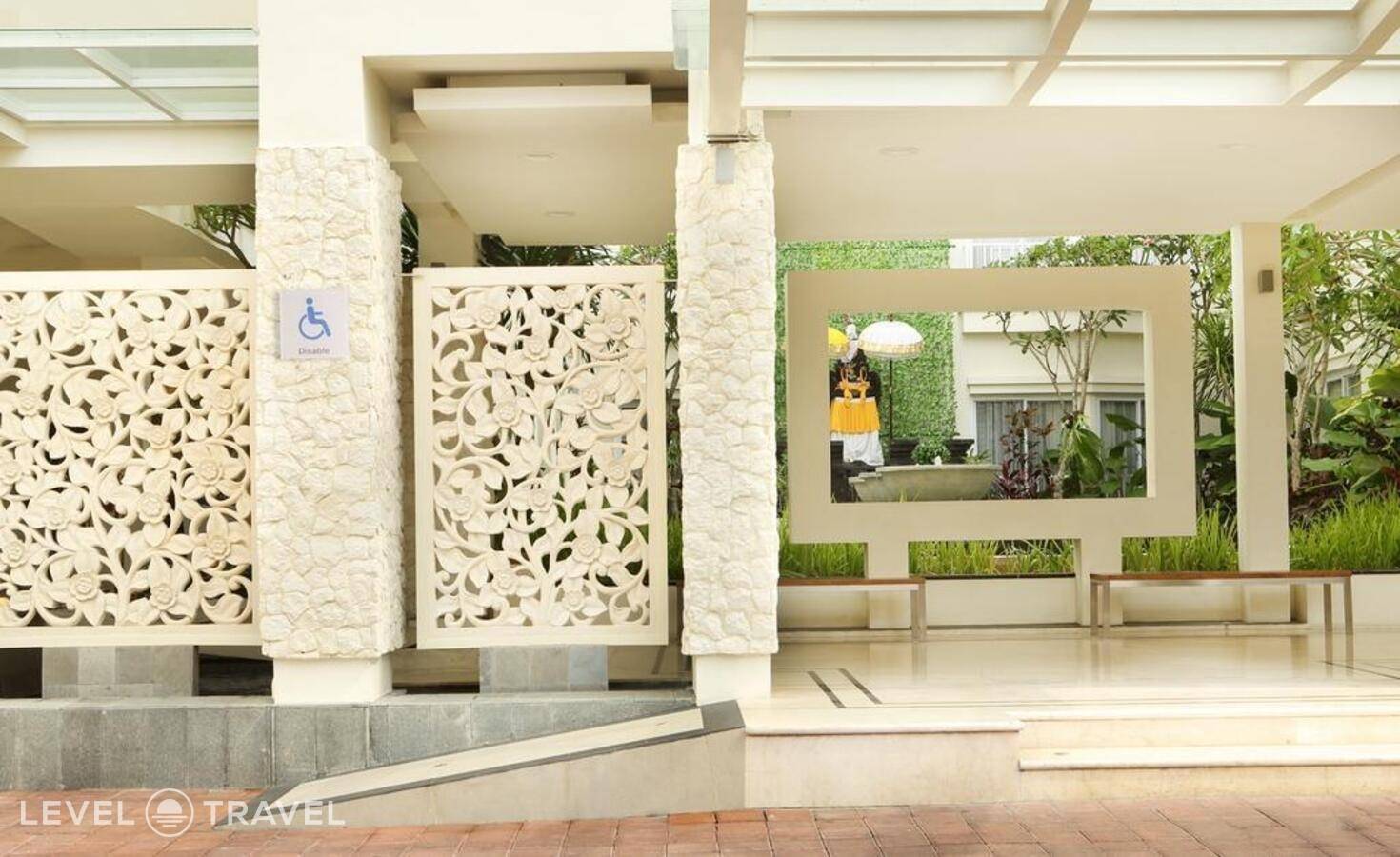 фотографии отеля Zia Bali Hotel (Ex. Holiday Inn Express Bali Kuta Square) в Индонезия(Кута) - фото №20