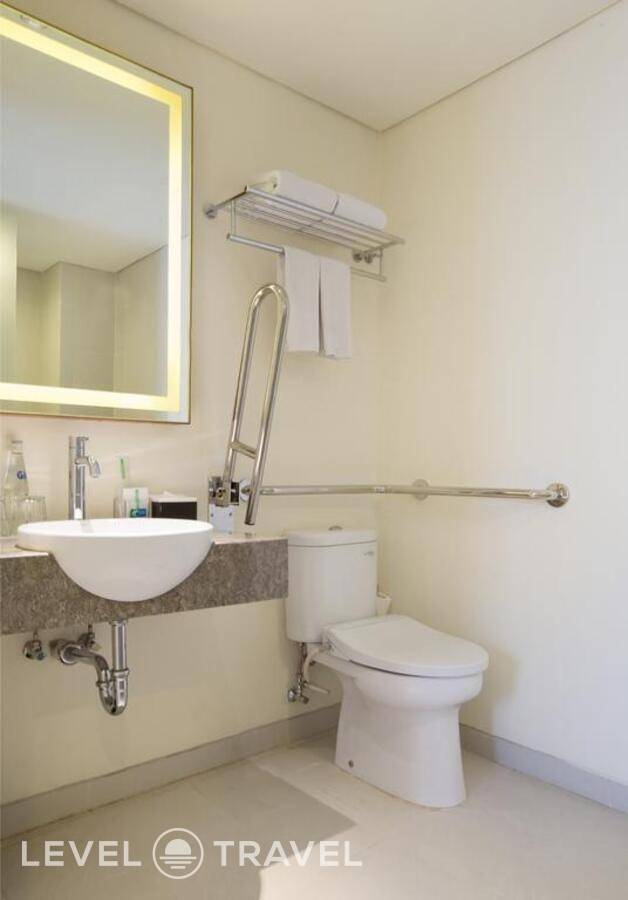 фотографии отеля Zia Bali Hotel (Ex. Holiday Inn Express Bali Kuta Square) в Индонезия(Кута) - фото №30