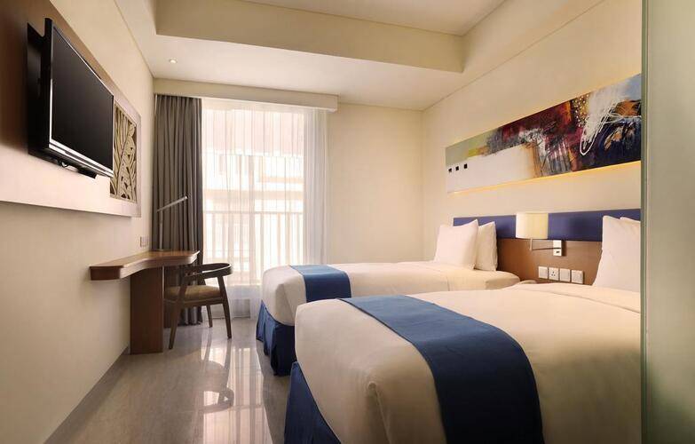 Zia Bali Hotel (Ex. Holiday Inn Express Bali Kuta Square)