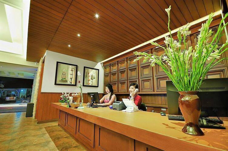 Alron Hotel