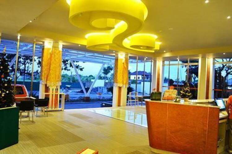 Harris Hotel & Residences Sunset Road