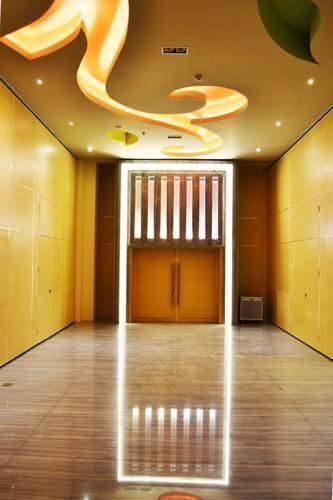 Harris Hotel & Residences Sunset Road