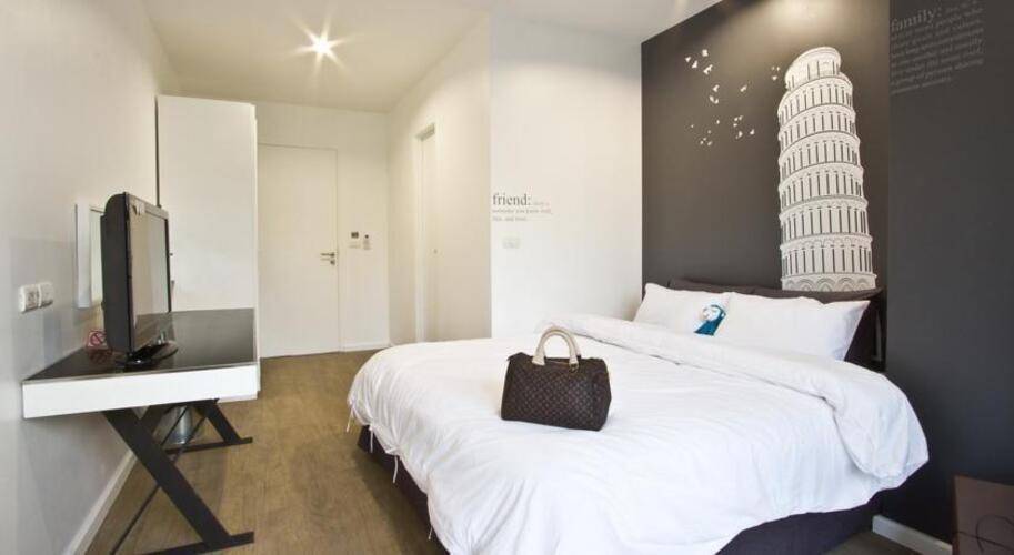 Blu Monkey Hostel