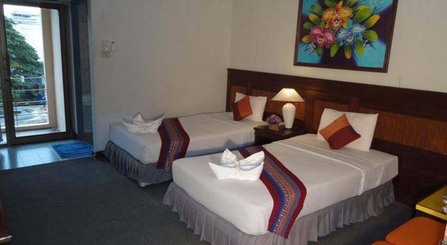 Lamoon Resortel