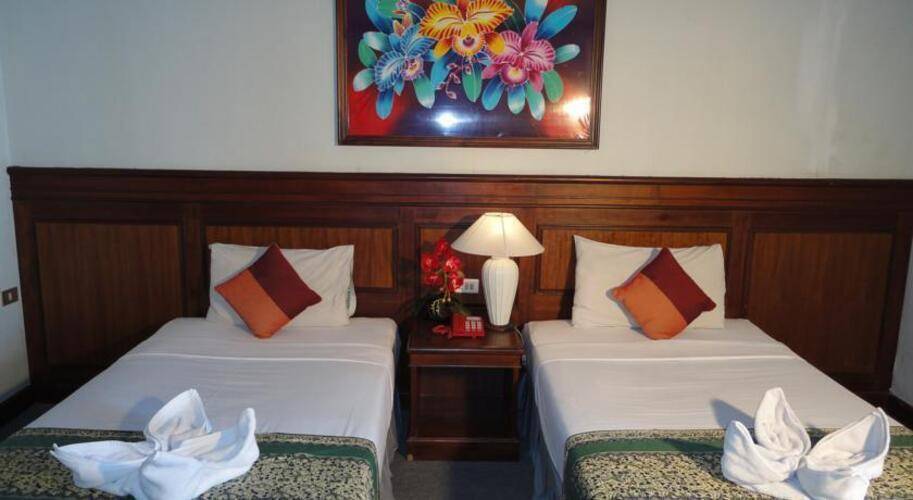 Lamoon Resortel